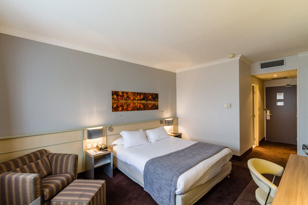 Novotel Centre Gare Hotel 4*